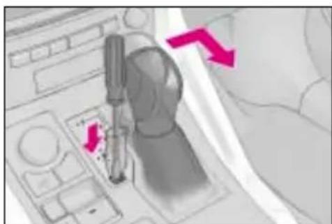 LEXUS NX 300 (2017) - Gdy nie można przestawić dźwigni przekładni napędowej z położenia P - 2
