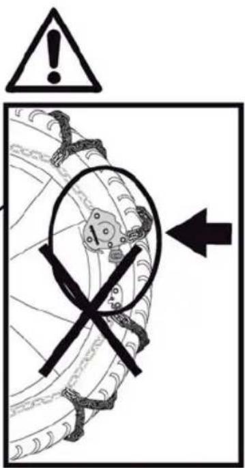Warning symbol with exclamation mark and crossed-out black X, indicating incorrect safety or hazard