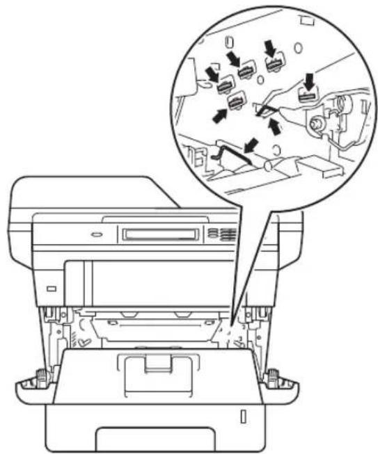 BROTHER MFC-8952DW - Limpando a unidade de cilindro - 3