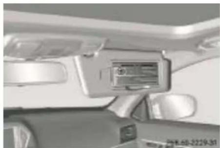 Mercedes-Benz E207 (2009) - Scaunul de copil montat pe scaunul pasagerului din față - 1