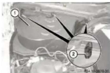 Mercedes-Benz E207 (2009) - Pericol de accident - 1