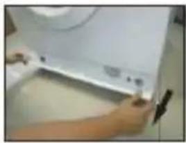 Samus SWF5100A+ - Scurgerea apei rămase și curătarea filtrului de scurgere - 1
