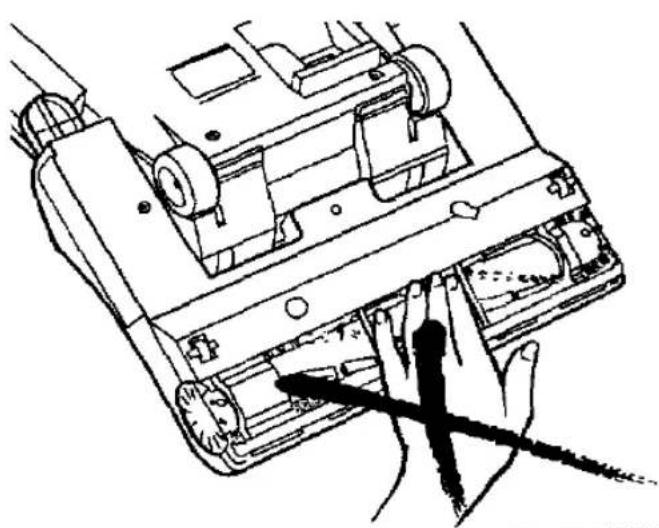 PANASONIC MC-E563K - MAINTENANCE FOR THE ROTARY BRUSH - 1