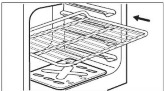 ELECTROLUX EKG61185OX - Introducerea accesoriiilor - 2
