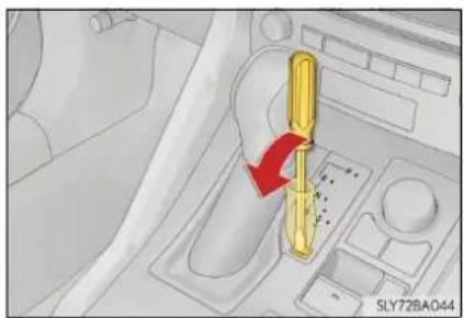 LEXUS NX 300h (2014) - Dacă maneta schimbătorului de viteze nu poate fi mutată din poziția P - 2