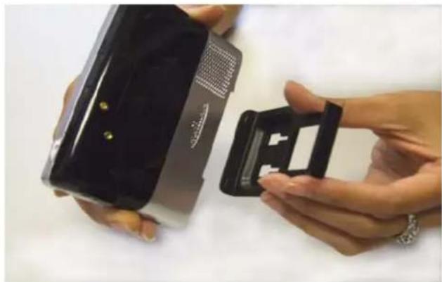 MAGELLAN Maestro 4220 - Attach the Cradle - 1