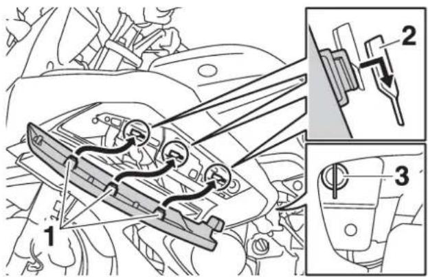 YAMAHA FJR1300AS (2013) - A burkolatszellőző nyitása - 2
