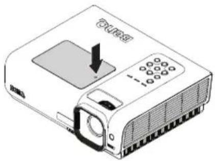 BENQ MP735 - Replacing the lamp - 13
