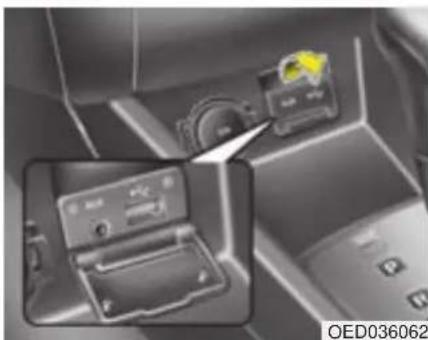 KIA Cee'd (2009) - • Växla mellan 12- och 24-timmars visning - 1
