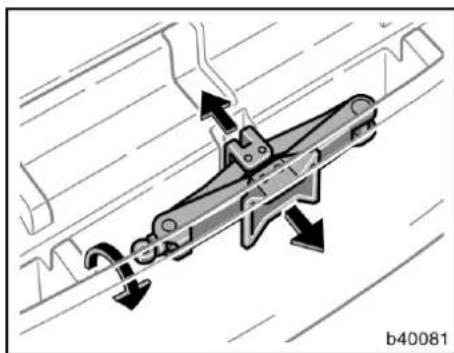 TOYOTA Corolla Verso (2007) - Ta fram verktyg och reservhjul. - 2