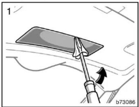 TOYOTA Corolla Verso (2007) - VÄNSTER STRÅLKASTARE: Tag bort clipsen och käpan. - 16