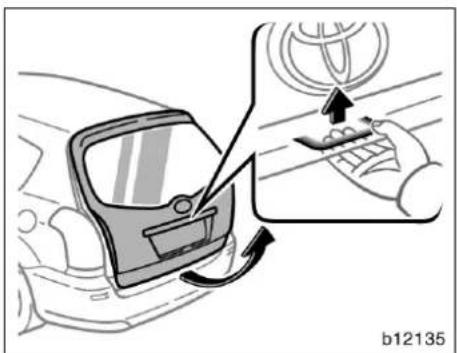 TOYOTA Corolla Verso (2007) - Baklucka - 1
