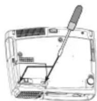 3M X50C - Replacing the lamp - 1