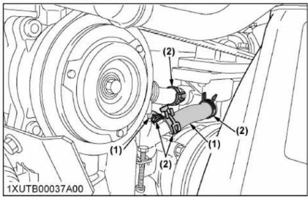 KUBOTA M5N-111HDRC12 - Checking radiator hose and clamp - 3