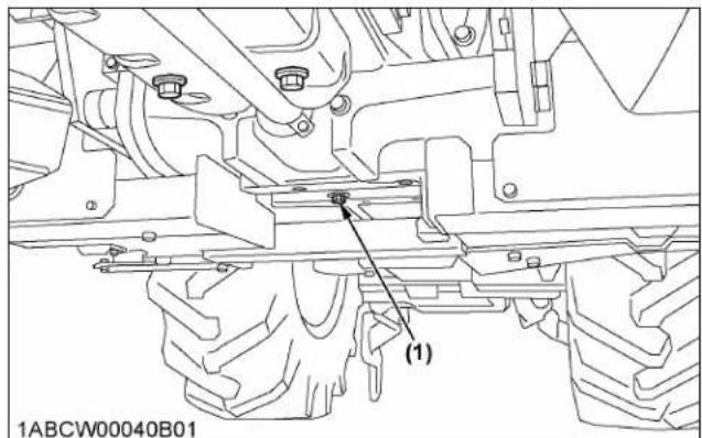 KUBOTA M5N-111HDRC12 - Draining clutch housing water - 1