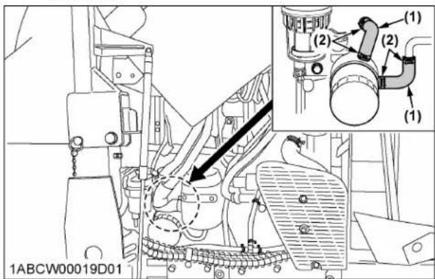 KUBOTA M5N-111HDRC12 - Checking radiator hose and clamp - 4