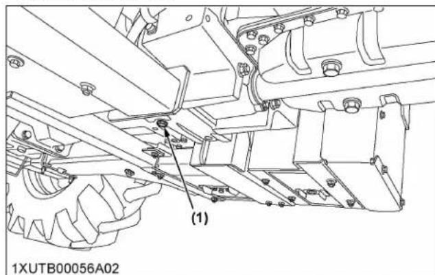 KUBOTA M5N-111HDRC12 - Draining clutch housing water - 2