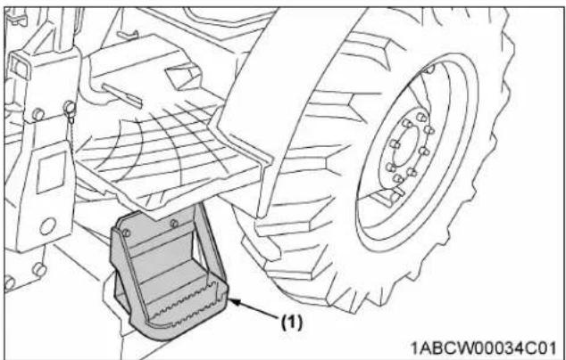 KUBOTA M5N-111HDRC12 - Driving the tractor on the road - 3
