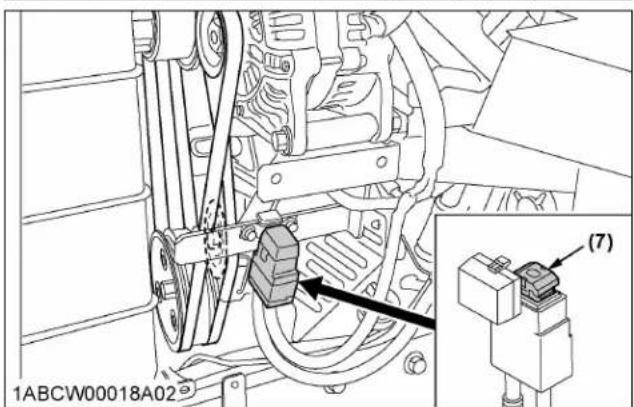 KUBOTA M5N-111HDRC12 - Replacing slow-blow fuses - 3