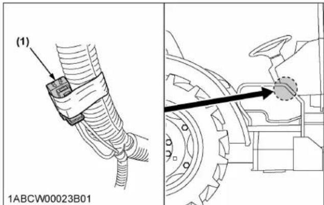 KUBOTA M5N-111HDRC12 - Electrical outlet - 1