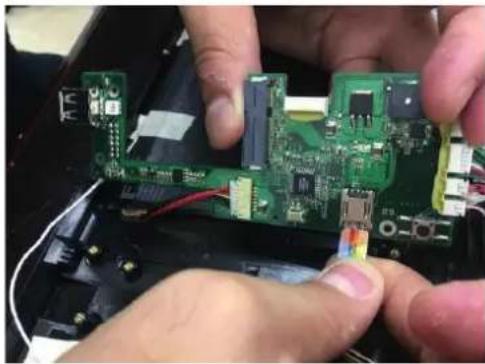 Colormetrics C1000 mPOS - Installation of a SIM card in the Expansion Cover - 6