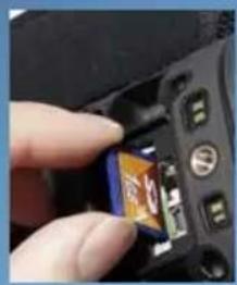 FLIR First Mate II HM 307XP+ - Installing the Batteries and SD Card - 1