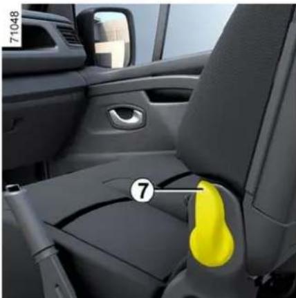 RENAULT Trafic (2025) - PÅ FRAMSÄTESPLATSERNA - 4