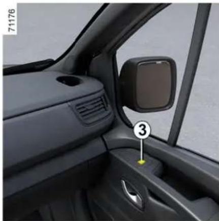 RENAULT Trafic (2025) - Från förarplatsen - 1