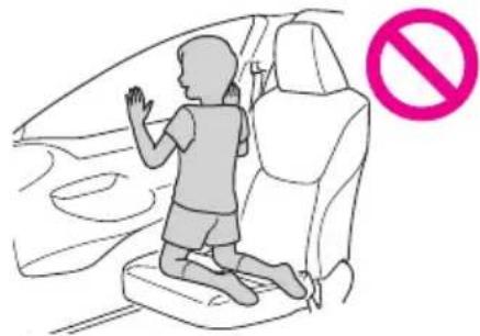 TOYOTA Yaris Hybrid (2022) - WARNING! (Fortsättning) - 2