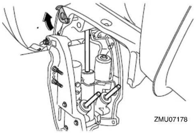 YAMAHA LFF225 - Procedure for tilting down (power trim and tilt models) - 1