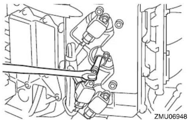 YAMAHA LFF225 - To remove the spark plug - 4