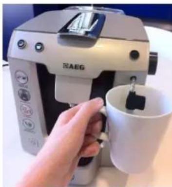 Lavazza Favola Plus - Making an Americano (long coee) or Tea - 1