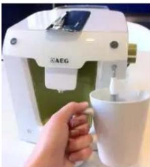 Lavazza Favola Plus - Making an Americano (long coee) or Tea - 1