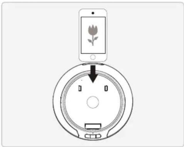 GPX ISP391B - Docking an iPod or iPhone - 1