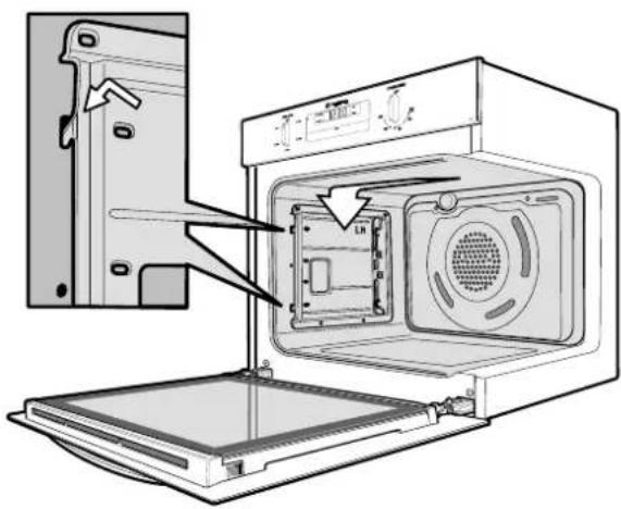 Diagram of an oven with labeled components and a magnified view showing internal structure