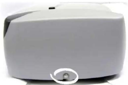 Barco R9841100 - Removingthebackcover - 1