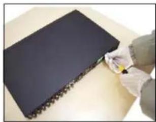 CONCEPTRONIC C8CCTVKITP1TB - Hard disk installation - 1