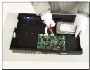 CONCEPTRONIC C8CCTVKITP2TB - Hard disk installation - 6
