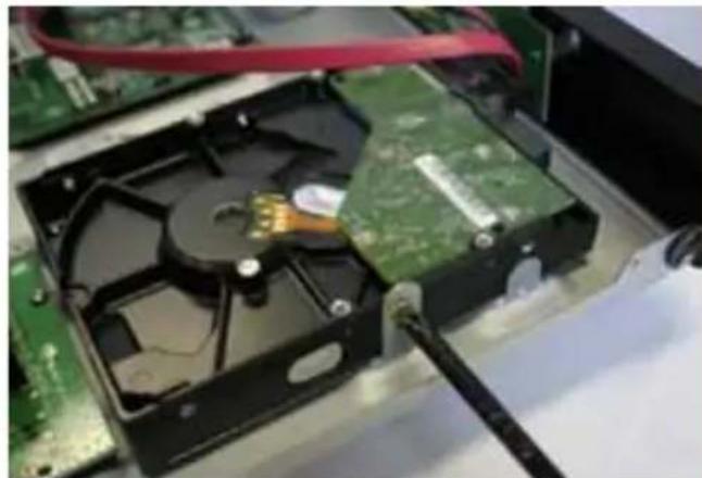 SWANN SWDVK-825508C - Changing or installing a Hard Drive - 3