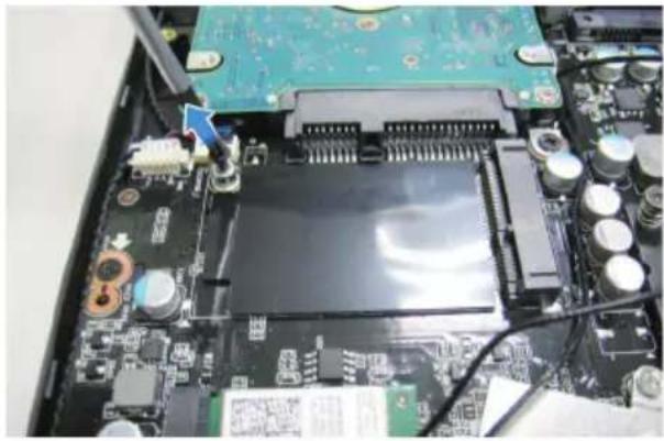 GIGABYTE P55W v4 - Installing the Thermal Pad for mSATA SSD on P55 - 1