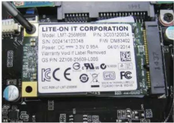 GIGABYTE P55W v5 - Installing the Thermal Pad for mSATA SSD on P55 - 7