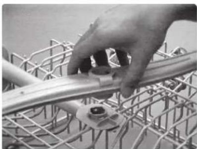 THERMADOR DWHD94BF - To remove the top spray arm: - 2