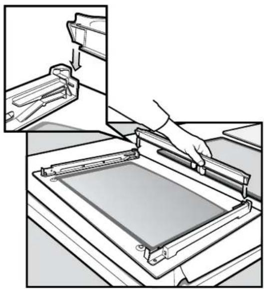WESTINGHOUSE WVG615W - Re-assembling the bottom trim (on selected models) - 1