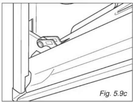 Avanti DGE2403SC - REMOVING THE OVEN DOOR - 5