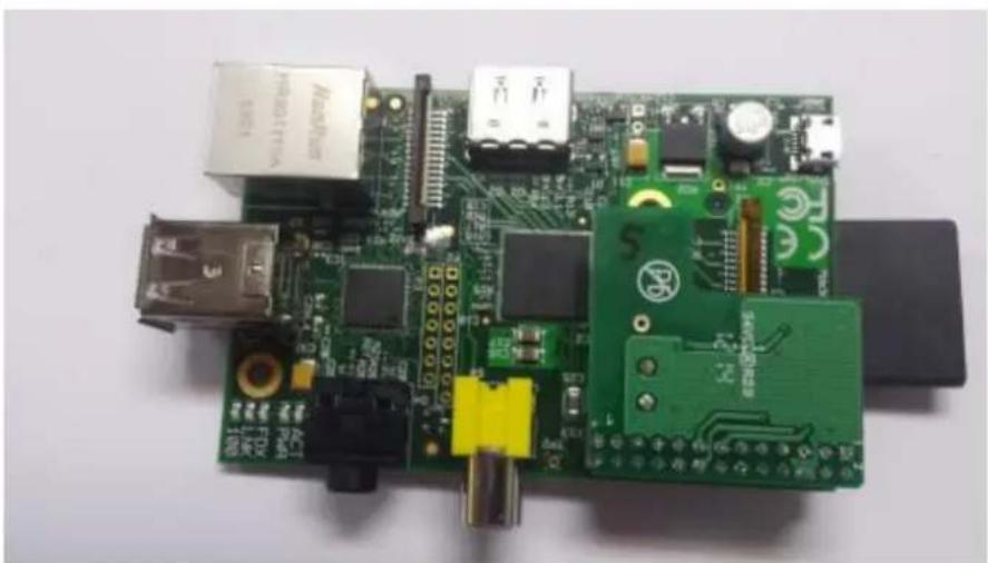 Lindy 84001 - Installing the board - 1