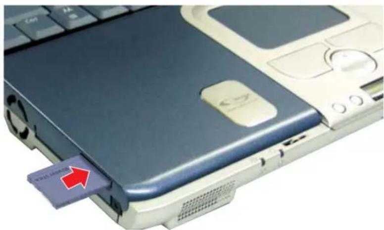 SAMSUNG NP25FP3SW0 - Inserting the Memory Stick - 2
