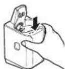 PANASONIC ES-TLVK6 - 按下自動清洗充電器頂端,並穩固裝上直到聽到喀答聲。 - 2
