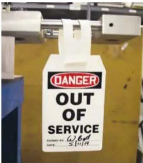 Panduit PCT-1083-C - Attach tags by the self-fastening strap for quick marking of hazards. - 1