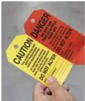Panduit PCT-1086-B - Quickly and conveniently change the safety status of your scaffold with our 3 'n 1 Fold Tag. - 1