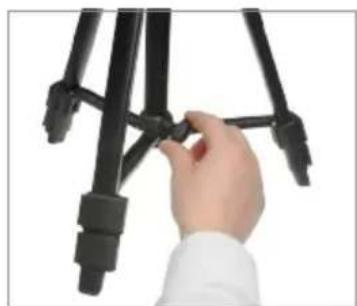Magnus PV-3430 - Opening the Tripod - 3